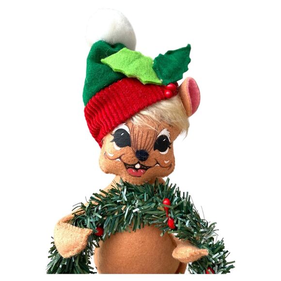 Annalee 2015 Holly Berry Mouse Elf Christmas Decor ~11” Wreath Red Hat Plush - Picture 7 of 8